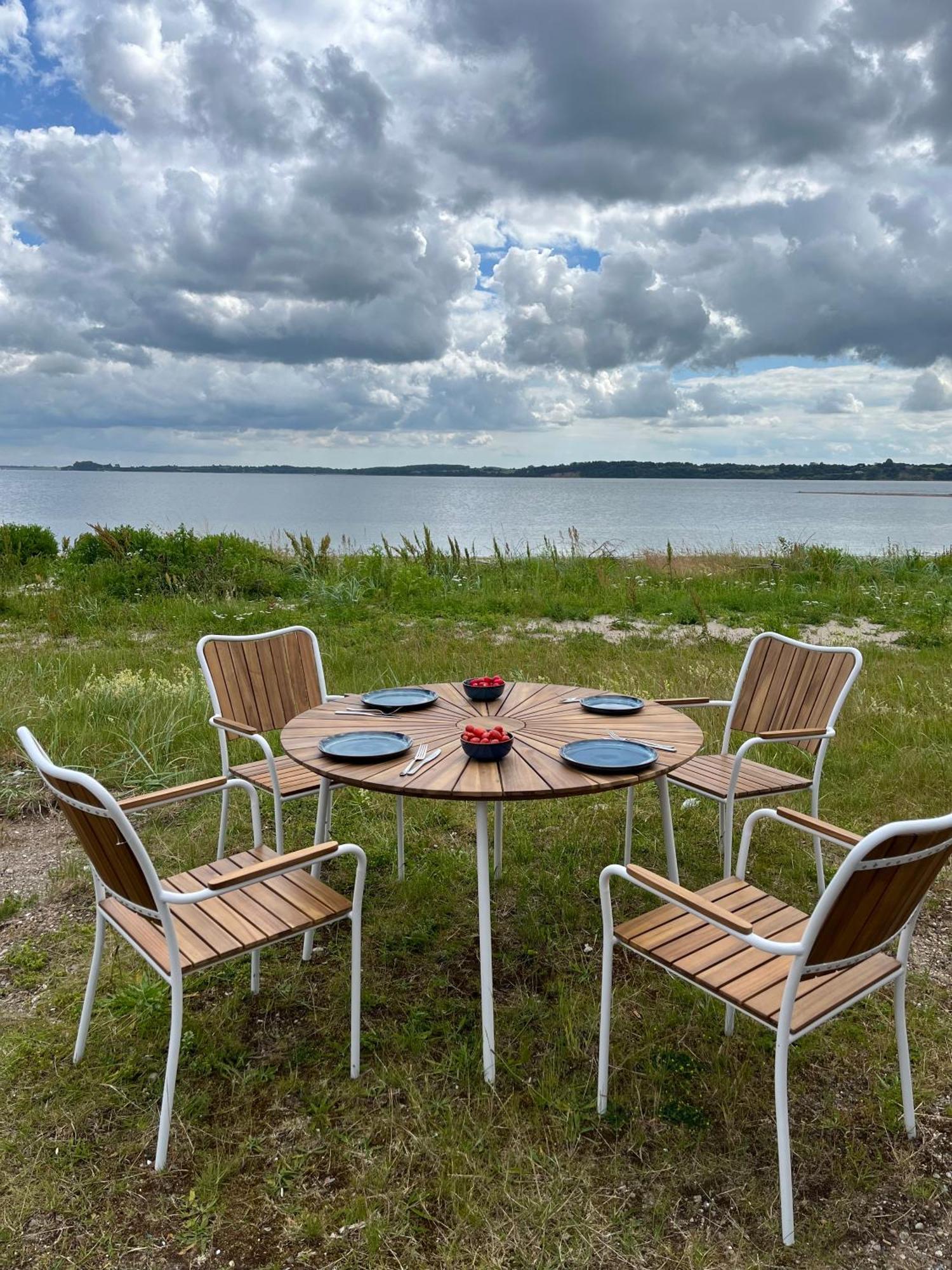 Tiny Seaside - Skarrev Hotell Aabenraa Exteriör bild